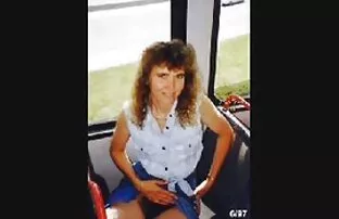 Սպասուհին rantye Լատինական պոռնո է խոհանոցում, ներողություն խնդրելով լցոնված Վիսկի.