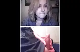 Սպասուհին wakes մինչեւ, հյուրանոց է blowjob եւ անդամ է վերը ավագ պոռնո նշված իրավիճակում.