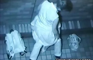 Տաք bends մարմնամարզիկ պոռնո ծածկված նեյլոնե