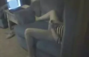 Տղամարդիկ թույլ չեն տա ձեզ masturbate, իսկ դուք անվճար պլյուսում ծծել այն.