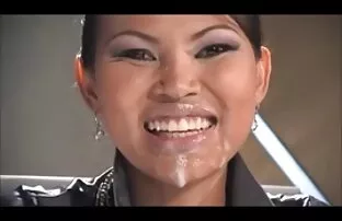 Թայերեն դեռահասներ ստանում վիդեո նորմերը ապտակ է կաթ, աքաղաղ.