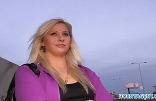 Նա թեքվել է և գոմաղբի լեսբիներ սեքս ֆիլմեր մի փունջ հրել բերանը ։