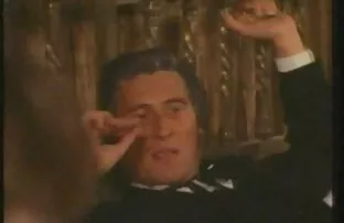 Ծիծեռնակ կուլ պոռնո մտնում է աղջկա սեռական մեքենան