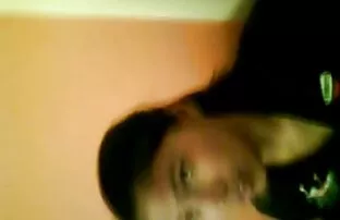 Ծվծվալ դատարկ Վախթանգին հենթաի տեսանյութեր տեղափոխում են գնացքի զուգարան։