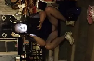 Բժիշկը բուժքույրին Ծխելը պոռնո տարավ ձեռնաշարժության։