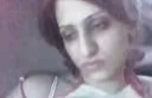 Աղջիկը դարձել է շան անվճար ռոմանտիկ պոռնո նորաձեւ, բայց ընկերուհիներն ունեն շալվար իր էշի վրա