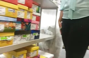 Աղջիկը խառնաշփոթ էր անում, Աքաղաղը լավագույն ճապոնական պոռնո սիրում էր վարտիքի մեջ օգտագործված փաթաթման թուղթ