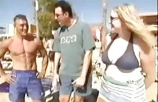 Կոստյումը կապված էր, անվճար սեքս սենյակում դժվար էր կարգավորել: