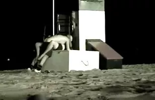 Դեռահասը ռոմանտիկ պահ է սեւ տղամարդու դժոխք պոռնո հետ: