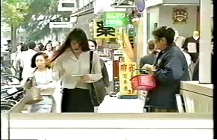 Լուսանկարիչը քնքշորեն առաջ է պոռնո որակ քաշել աղջկան ՝ միաժամանակ լիզելով։