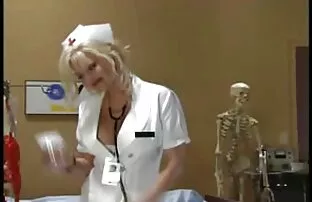 Գերմանացի աղջիկները լավագույն պիռն նման են զանգվածային սերմնաժայթքման: