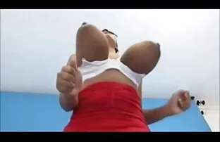 Երկու զույգ ծանր է մեծ երկաթե տղայի, հաստ չաղլիկ տեսախցիկ աքաղաղ