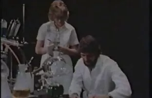 Նա չի ունենա ժամանակ Փախչել զուգարանը, հագնում շալվարը. տարեց կանայք պոռնո