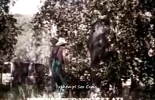 The guy dilutes մի փոքրիկ ասիական պոռնո աղջիկ.