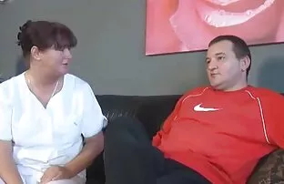 Yankees-ի ոլորուն հյութալի pussy-ը կրծքեր է միջատներին պոռնո ստանում